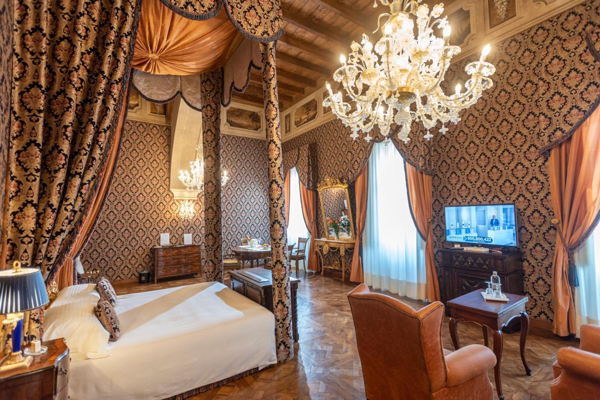Castello Di Guarene Hotel Buitenkant foto