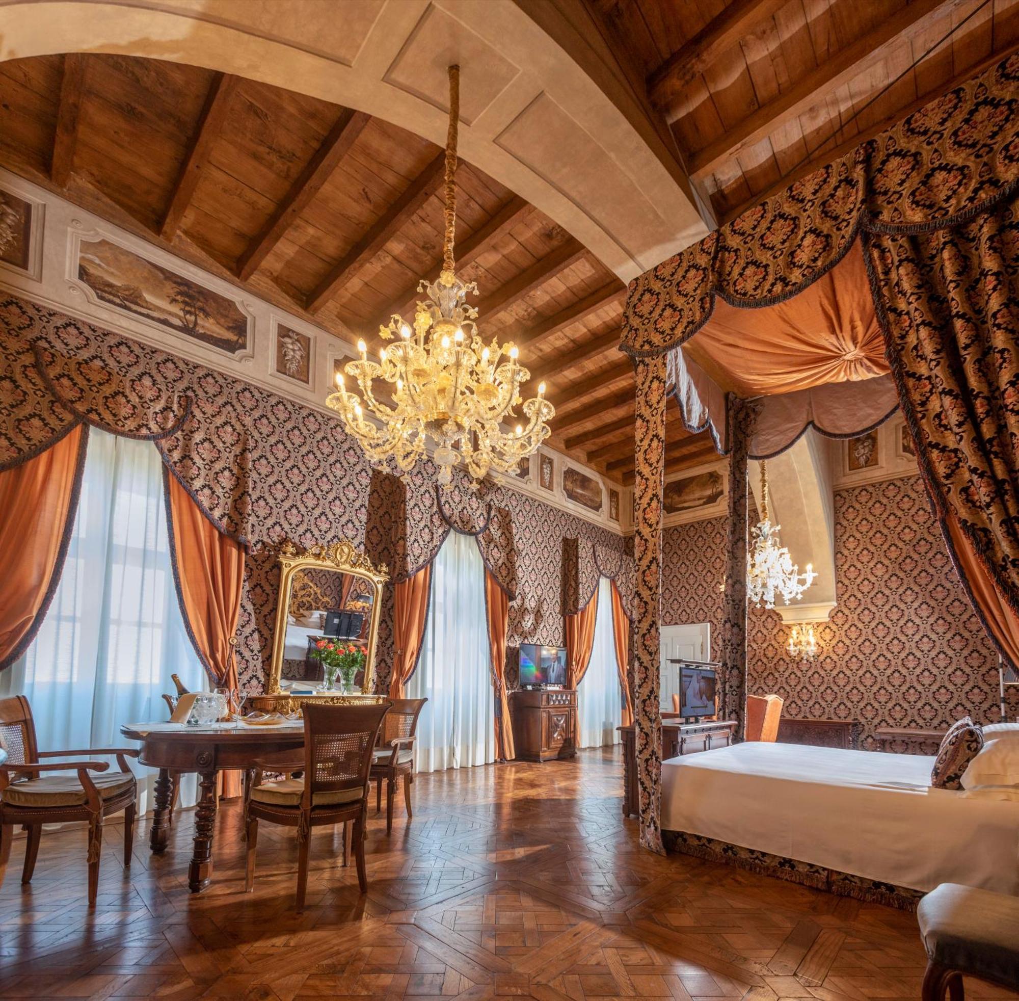 Castello Di Guarene Hotel Buitenkant foto
