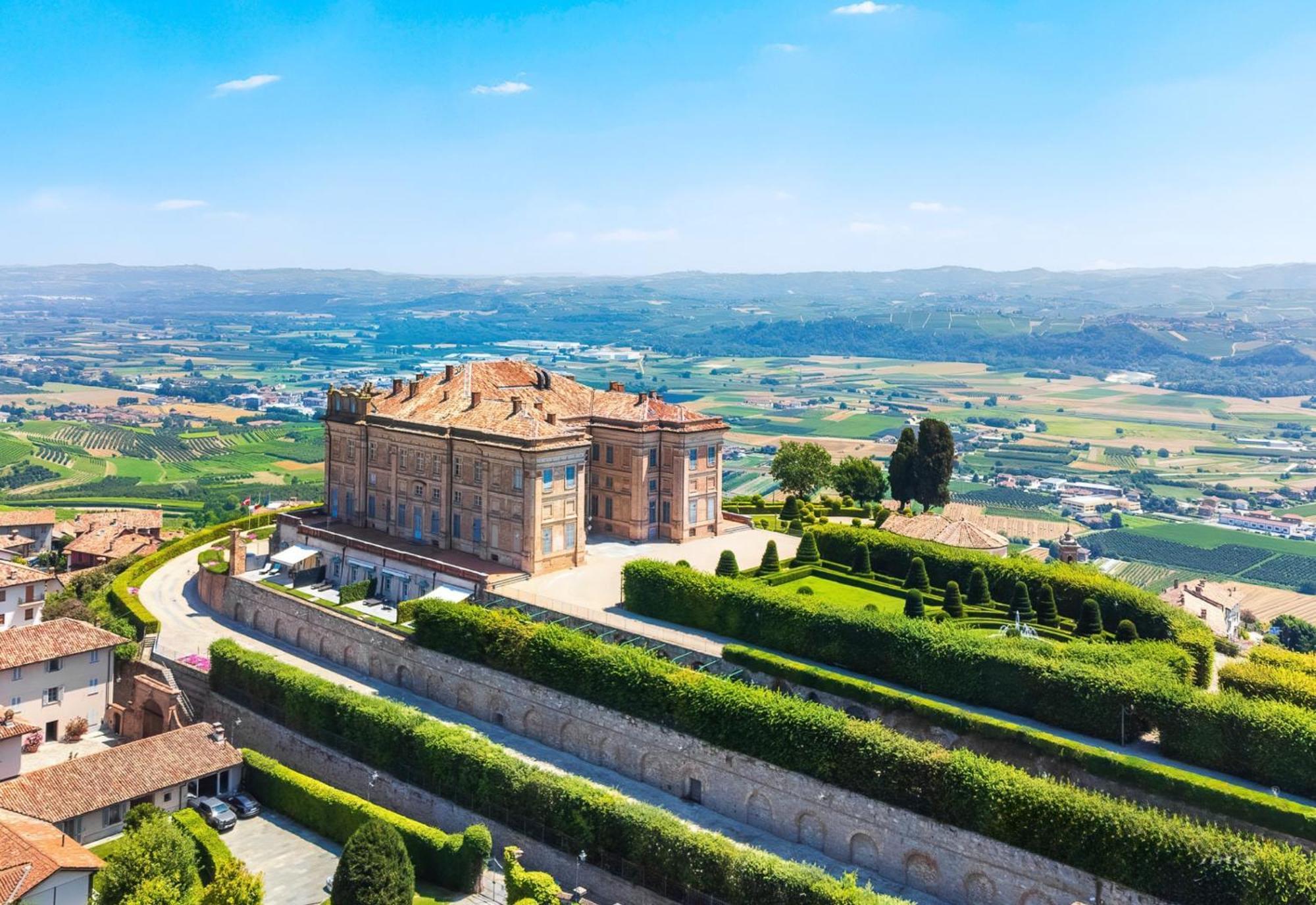 Castello Di Guarene Hotel Buitenkant foto
