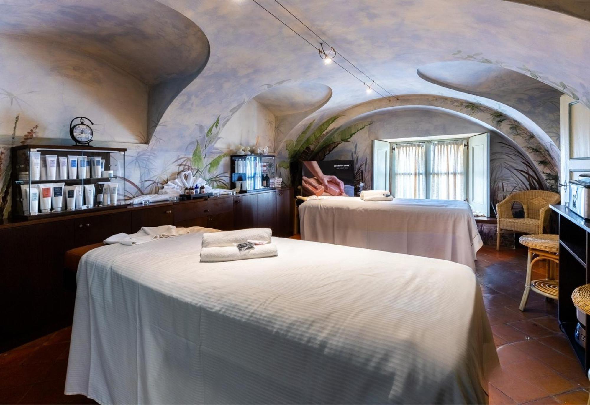 Castello Di Guarene Hotel Buitenkant foto