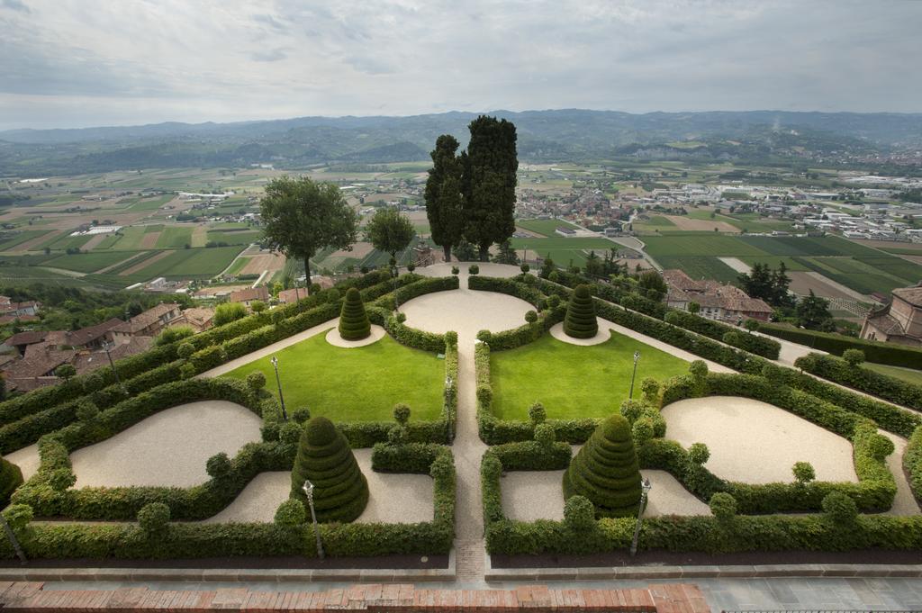 Castello Di Guarene Hotel Buitenkant foto