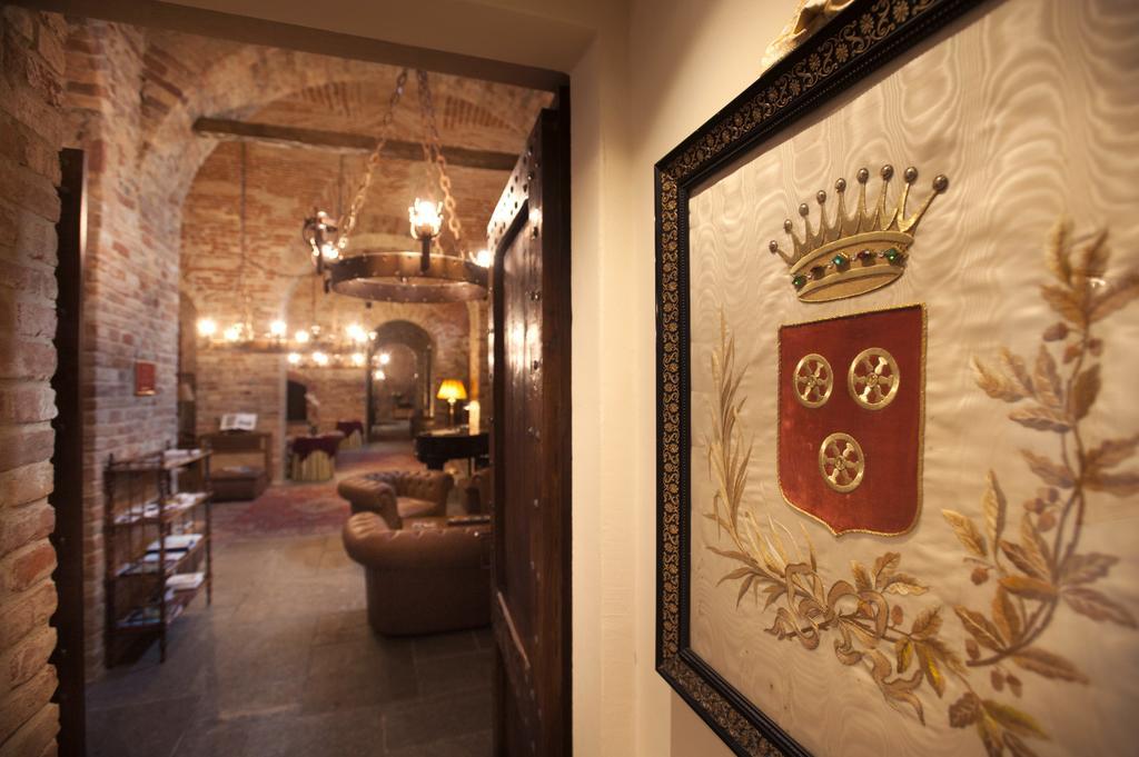 Castello Di Guarene Hotel Buitenkant foto
