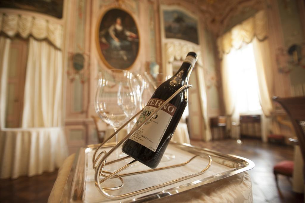 Castello Di Guarene Hotel Buitenkant foto