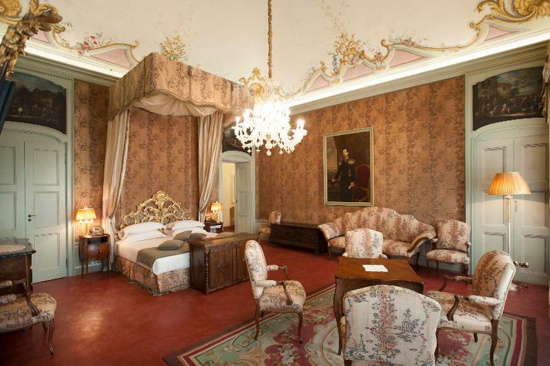 Castello Di Guarene Hotel Buitenkant foto
